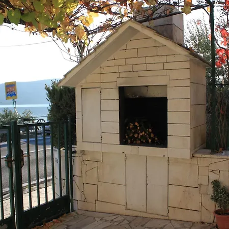 Apartamento By The Sea Seget Vranjica, Trogir - 7508 *